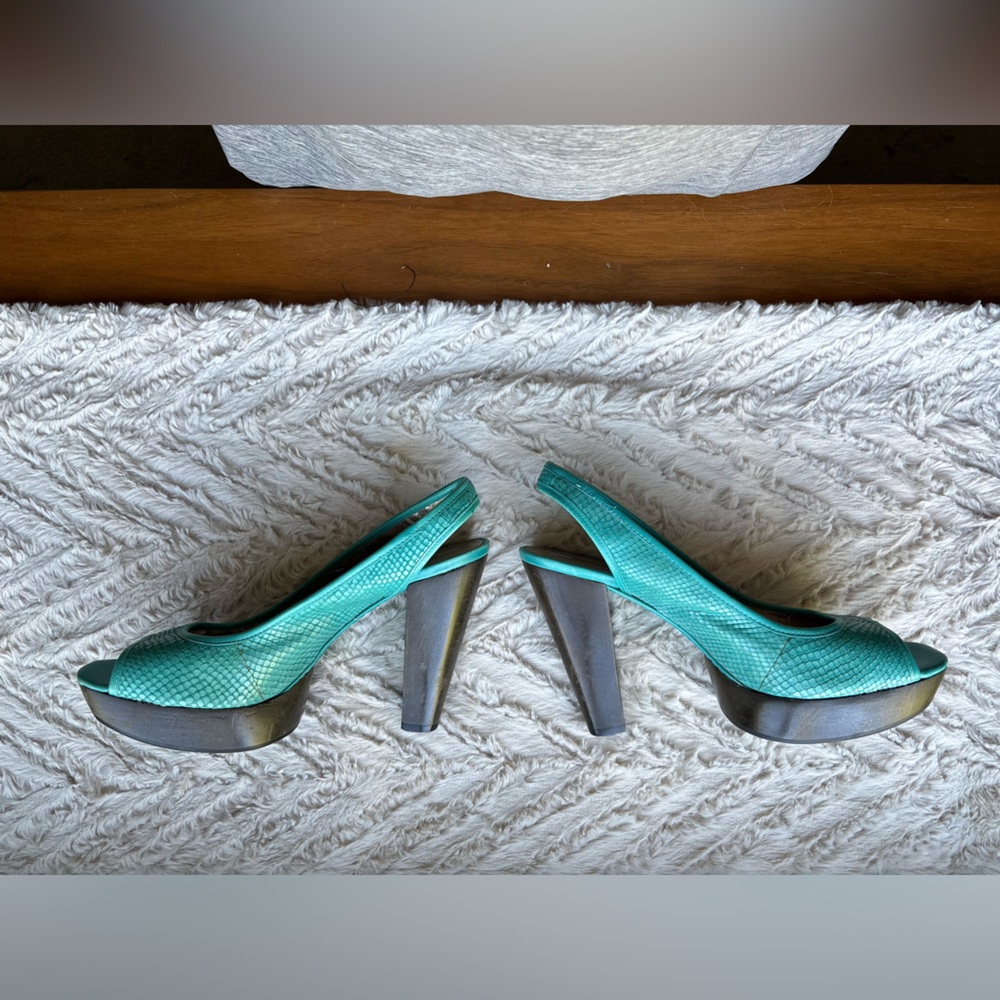 DKNYC, DKNY city “Anita” Turquoise Peep-Toe Slingback Heels, snakeskin,4.25” - Picture 4 of 11